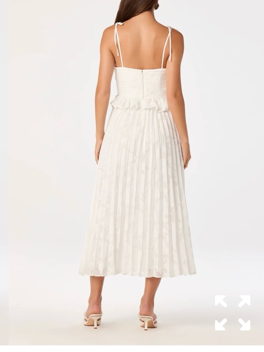 NWT ASTR The Label Emerys Pleated Midi Dress - Picture 3 of 10